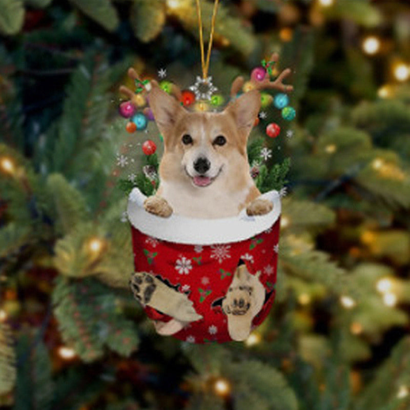 Niedliche Weihnachtssocken-Hundeverzierung